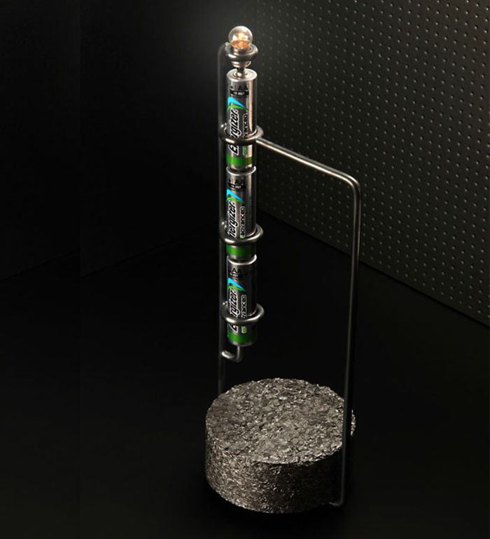 Настольный светильник Lampe AA для компании Energizer, студия дизайна 5.5 designstudio