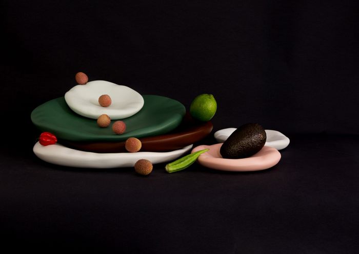 Коллекция керамических тарелок Canova для компании Moustache, дизайнер Констанс Гиссе (Constance Guisset)