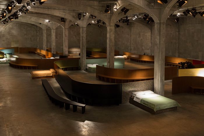 Проект зала для модного показа бренда Prada, архитектурное бюро AMO