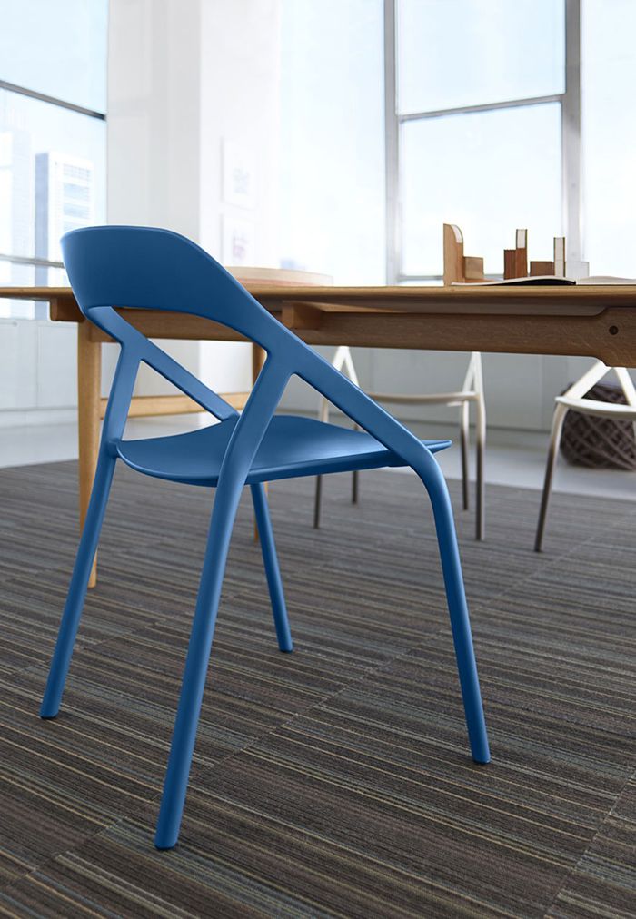 Коллекция стульев LessThanFive для компании Сoalesse, дизайнер Майкл Янг (Michael Young)