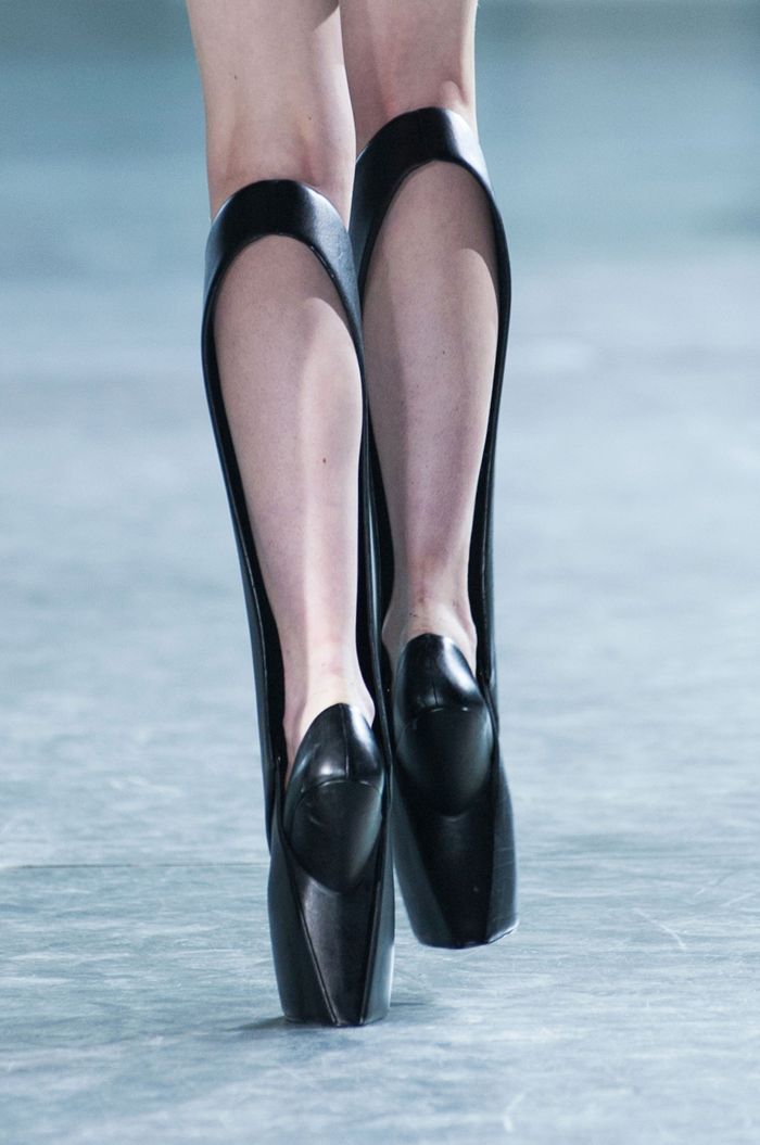 Коллекция обуви Biopiracy fashion collection для компании United Nude, дизайнер Айрис ван Эрпен (Iris van Herpen).